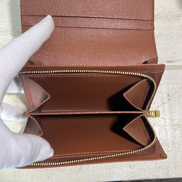 Louis Vuitton Monogram Porte Monnaie Tresor Bifold Wallet - Picture 10 of 16